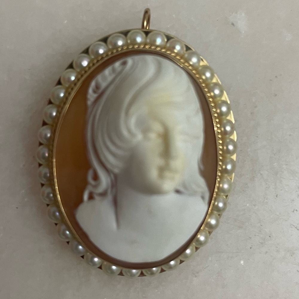 Antique/ Vintage 14K Solid Yellow Gold Cameo Brooch Pendant